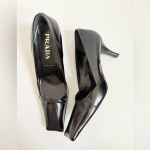 Prada Vintage Black pleated brushed leather square toe pumps EU 39